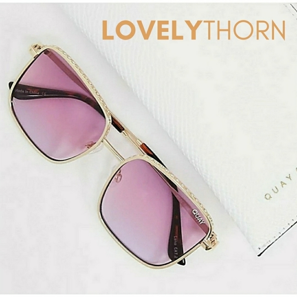 QUAY // ltd ed lizzo collab 70s retro-glam gold embossed frame purple pink lens